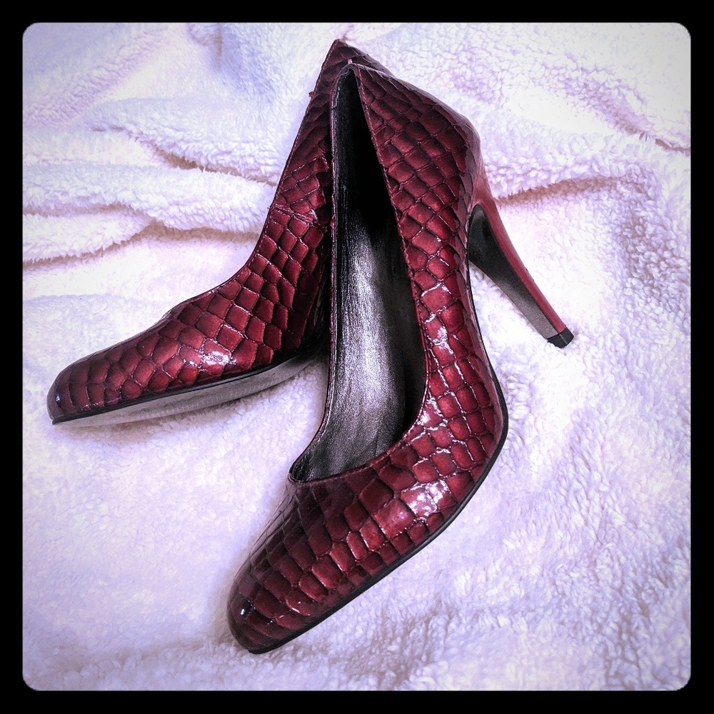 Red pumps